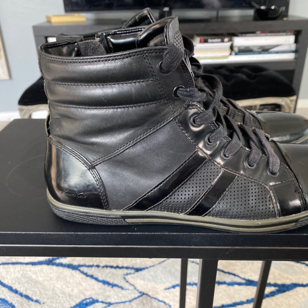 KENNETH COLE SHOES - Picture 2 of 3